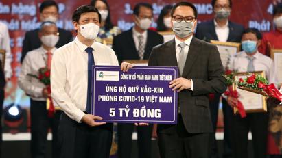 Giao Hàng Tiết Kiệm ủng hộ 5 tỷ đồng vào Quỹ vaccine phòng chống Covid-19