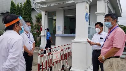 Test nhanh, phát hiện 4 trường hợp nghi mắc Covid-19 tại Công ty TNHH Hung Way