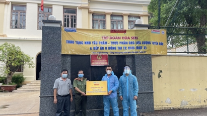 Tập đoàn Hoa Sen nối dài “San sẻ yêu thương - Chung tay cùng vượt qua đại dịch”
