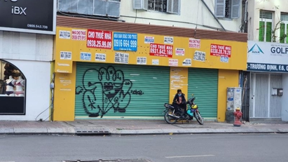 Retail real estate for lease under cloud