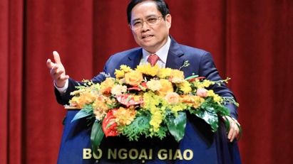 Thủ tướng: Trong ngoại giao, Việt Nam không "chọn bên" mà chọn lẽ phải lớn của thời đại