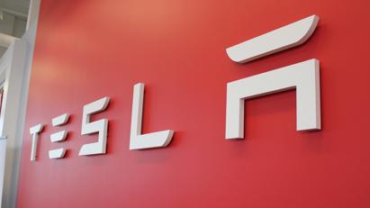 Tesla bất ngờ tăng trở lại mức định giá hơn 1 nghìn tỷ USD