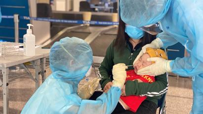 Cộng chi phí test nhanh Covid -19 vào giá vé máy bay quốc tế