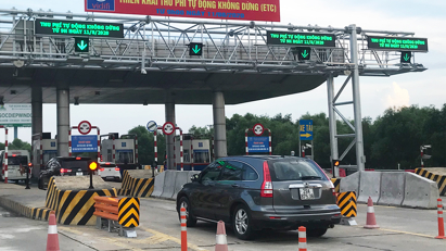 Tổng cục Đường bộ yêu cầu VETC giải trình hơn 300 xe dán thẻ ePass không qua được làn thu phí tự động