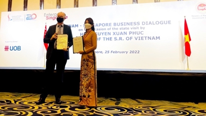 Digital transformation and corporate governance training available to enterprise leaders in Vietnam 