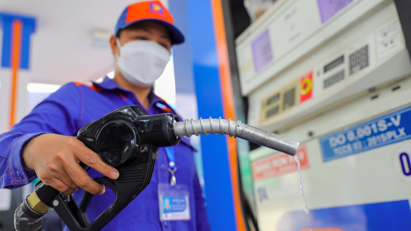 Ngân hàng Nhà nước yêu cầu các ngân hàng đảm bảo vốn cho doanh nghiệp nhập khẩu xăng dầu