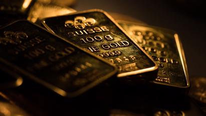 Giá vàng lao dốc chóng mặt sau báo cáo CPI Mỹ, “cá mập” SPDR Gold Trust lại xả