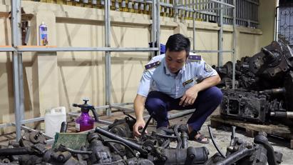 Thu giữ 10 tấn phụ tùng ô tô đã qua sử dụng không rõ nguồn gốc