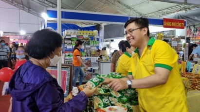 Nhiều hoạt động mua sắm tại Hội chợ xúc tiến tiêu dùng năm 2022