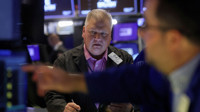 S&P 500 tụt dốc 5 phiên liên tiếp, giá dầu lập đáy mới của năm 2022