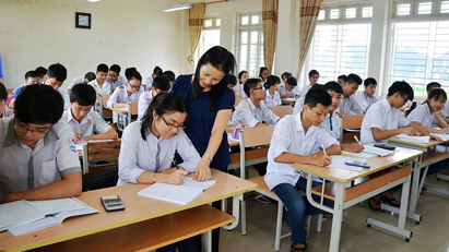 Nhiều địa phương miễn, giảm học phí cho học sinh