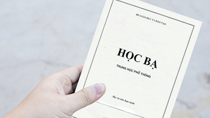 Chi tiền sửa điểm trong học bạ để "chạy trường"