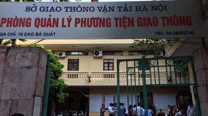 Cò mồi lộng hành ở nhiều điểm cấp, đổi giấy phép lái xe, Hà Nội đề nghị công an vào cuộc