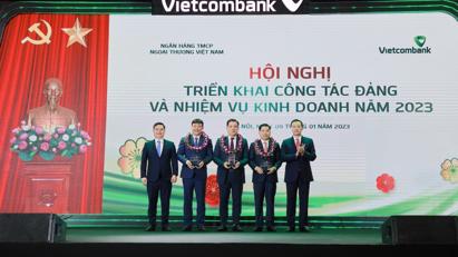 Vietcombank: 60 năm thắp sáng niềm tin, vươn ra biển lớn