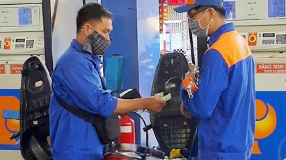 Giá xăng dầu đồng loạt tăng mạnh