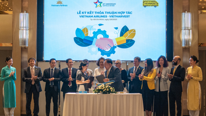 Vietnam Airlines hợp tác cùng VietHarvest quyên góp suất ăn hàng không