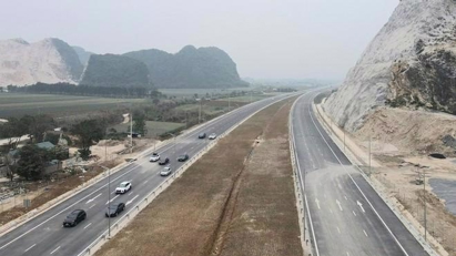 PM: Construction of expressways and ring roads to start in June