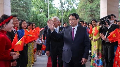 PM visits China and attends World Economic Forum