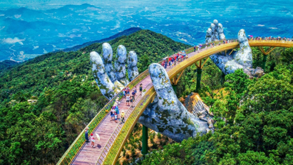 5.6mln foreign tourists visit Vietnam in 1H
