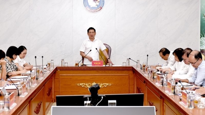 Finance minister seeking solutions to develop corporate bond market