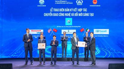 Trao 8 biên bản hợp tác chuyển giao công nghệ tại Techconnect and Innovation Vietnam 2023