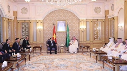 PM holds talks with Saudi Arabian counterpart