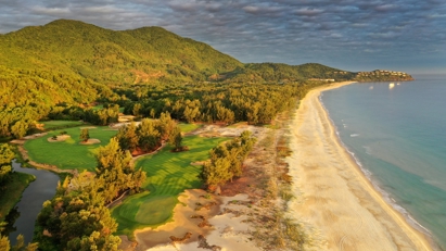 Các tỉnh miền Trung sôi động “cuộc đua” du lịch golf