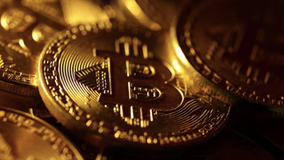 Các quỹ ETF bitcoin giao ngay hút gần 5 tỷ USD trong ngày chào sàn