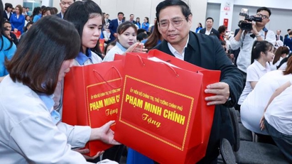 PM calls for social security for workers during Tet
