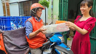 Thế khó của người dùng online khi trả hàng hoàn tiền