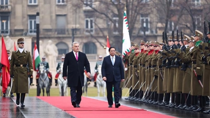 PM pays official visit to Hungary