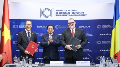 PM proposes Romania’s informatics institute boost cooperation with Vietnam
