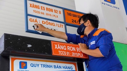 PM calls for fuel supply to be ensured during Tet