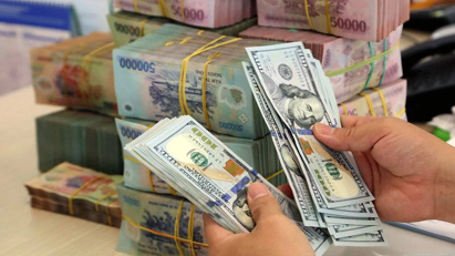 Nợ công cách xa mức trần, cơ cấu nợ chuyển biến tích cực