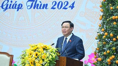 Chủ tịch Quốc hội Vương Đình Huệ thăm, chúc Tết Đảng bộ tỉnh Yên Bái