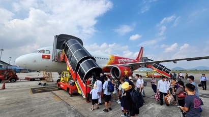 Ceilings on domestic flight tickets rise 5%