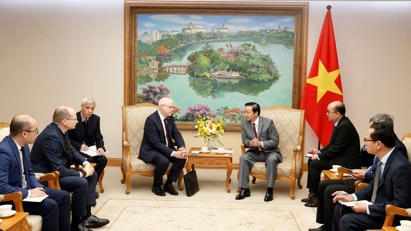 Vietnam encourages investment in power transition projects