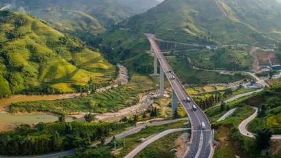 Vì sao doanh nghiệp phải tạm dùng thu phí BOT đường nối cao tốc Nội Bài - Lào Cai?