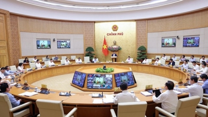 Vietnam Prioritizes Economic Growth in 2024, Striving to Overcome Challenges