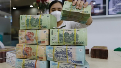Ngân hàng dồn dập tăng vốn trong bối cảnh hệ số CAR tụt hậu so với khu vực