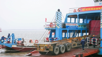 Hải Phòng tạm dừng vận chuyển ô tô qua phà Đồng Bài trong dịp nghỉ lễ