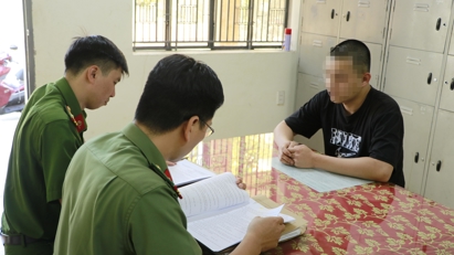 Triệt phá đường dây mua bán trái phép hơn 300 tài khoản ngân hàng