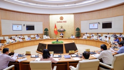 PM requests to remove legal obstacles to mobilize resources for development
