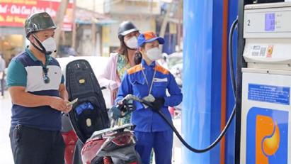 Xăng dầu tiếp tục đà tăng giá