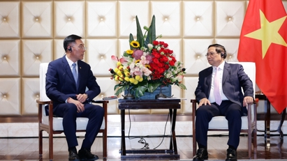 PM meets leading Chinese locomotive  and electricity groups