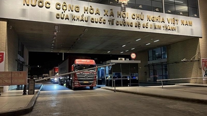 Vietnam-China border trade booms in 1H