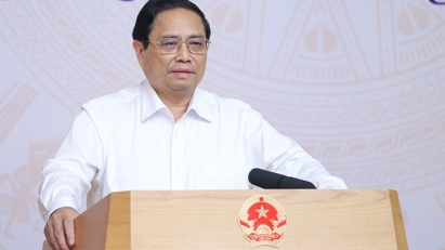 PM asks to promote economic diplomacy's role in connecting Vietnam with other economies