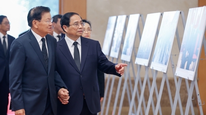 Vietnamese leaders receive Lao Party General Secretary