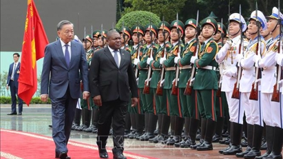 Mozambican President Filipe Jacinto Nyusi visits Vietnam