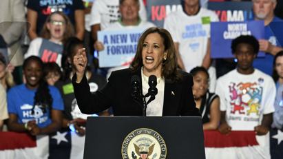 Một ngày sau tranh luận với ông Trump, bà Harris huy động được gần 50 triệu USD